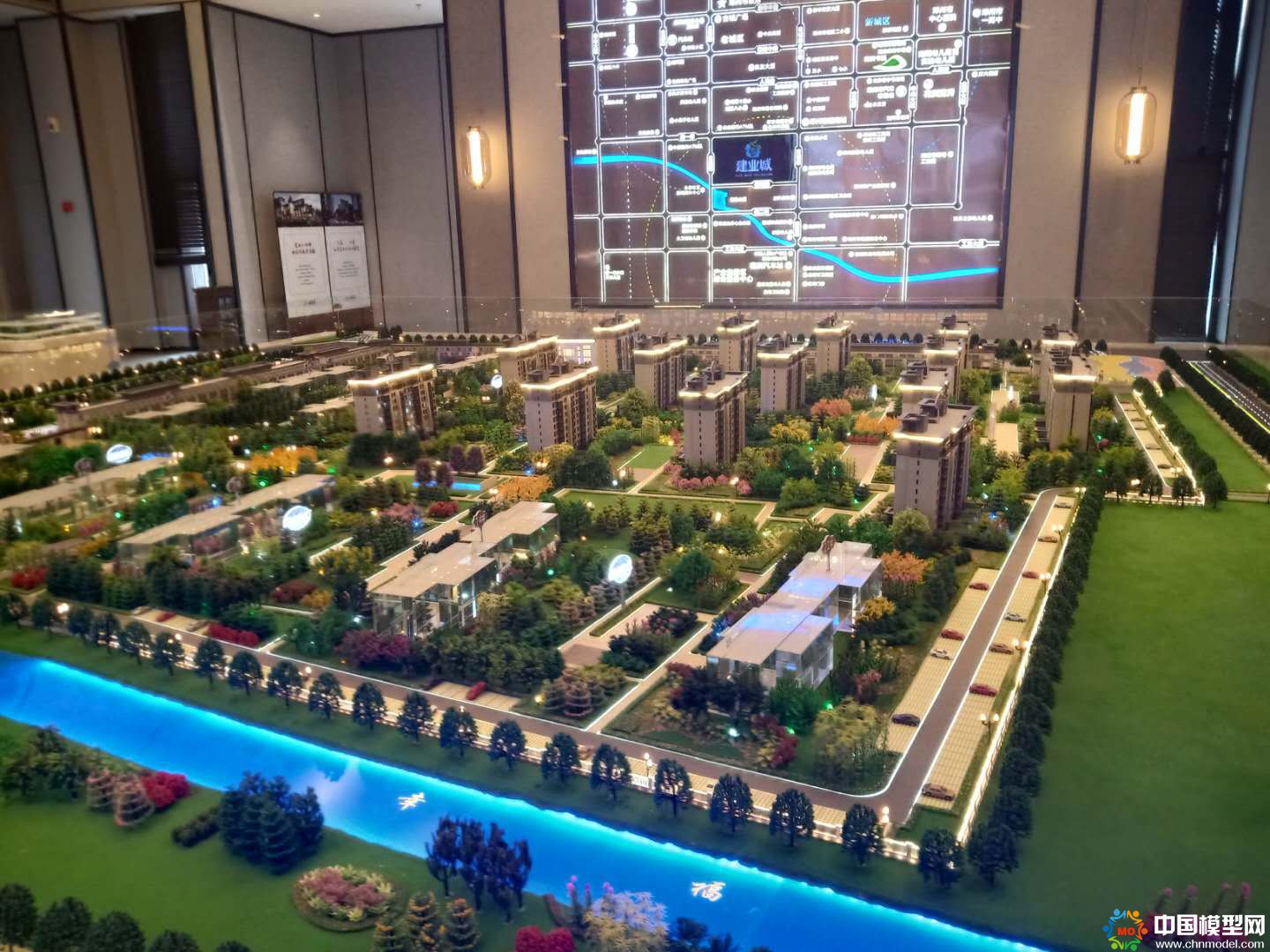 樓盤沙盤模型制作、別墅沙盤模型制作、城市規(guī)劃沙盤制作、建筑模型設(shè)計制作、工業(yè)模型設(shè)計制作、數(shù)字多媒體沙盤制作