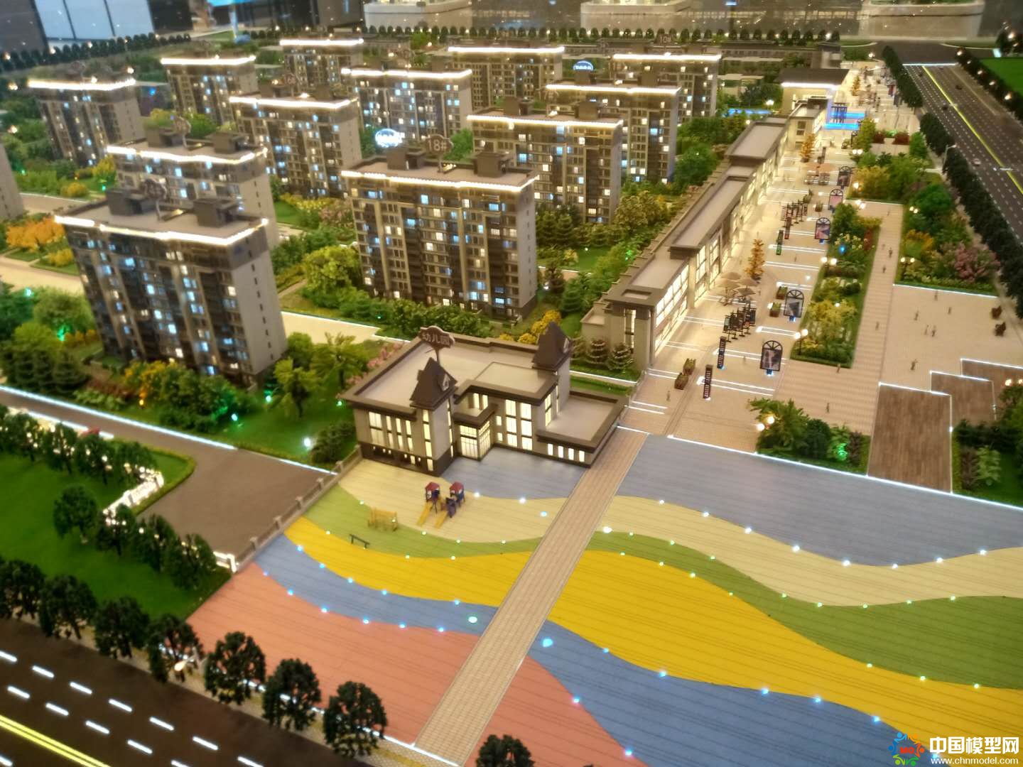 樓盤沙盤模型制作、別墅沙盤模型制作、城市規(guī)劃沙盤制作、建筑模型設(shè)計制作、工業(yè)模型設(shè)計制作、數(shù)字多媒體沙盤制作