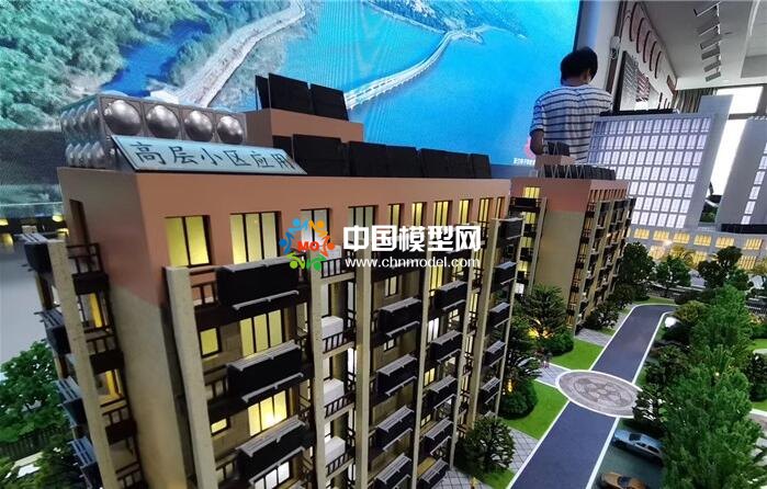 太陽能異聚態(tài)熱利用系統(tǒng)沙盤模型